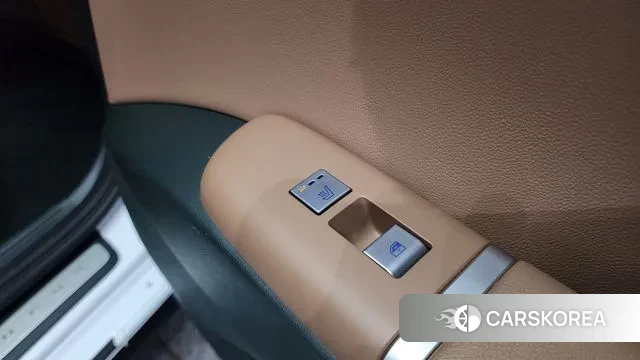 Hyundai Grandeur (GN7) id 3027018 из Кореи 10