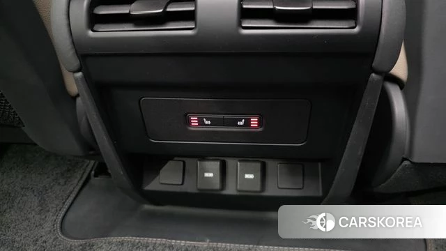Land Rover Defender (L663) id 4281359 из Кореи 10