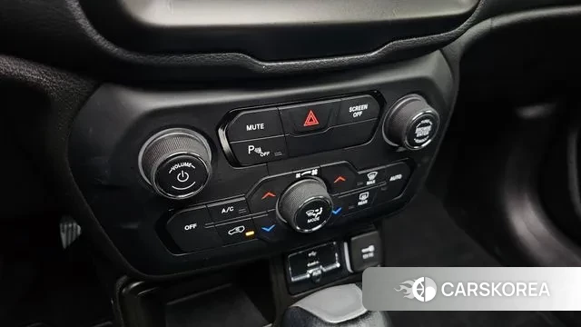 Jeep Renegade id 3777962 из Кореи 10