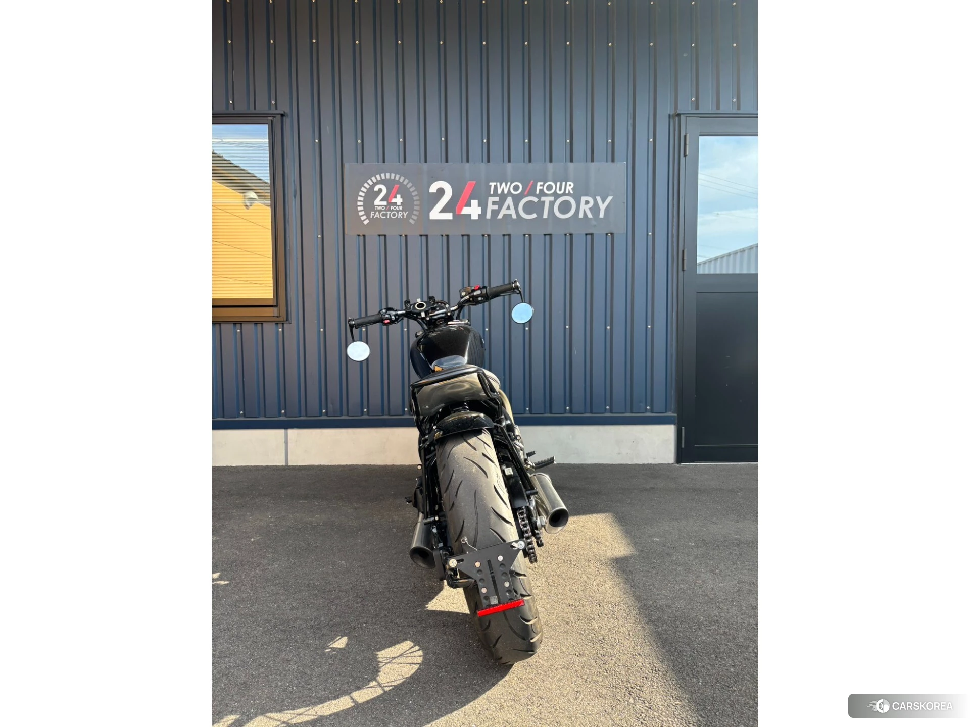 Triumph BONNEVILLE BOBBER id 4352552 из Японии 10