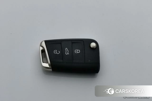Volkswagen Lavida id 4210637 из Китая 10