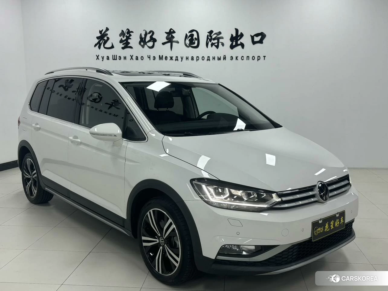 Volkswagen Touran L id 4513593 из Китая 10