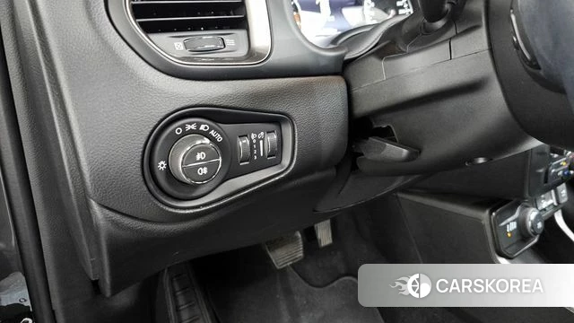 Jeep Renegade id 3827431 из Кореи 10