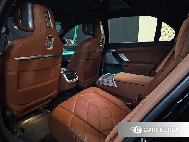 BMW 7 Series (G70) id 3659057 из Кореи 10