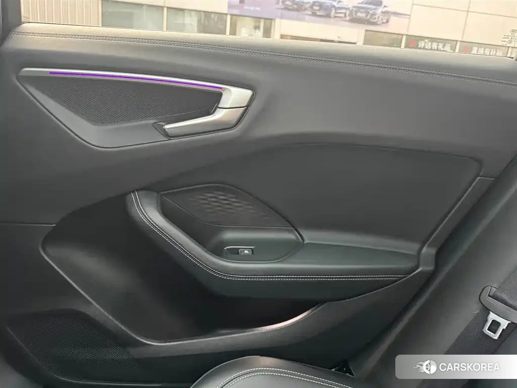Audi A5L id 4600446 из Китая 10
