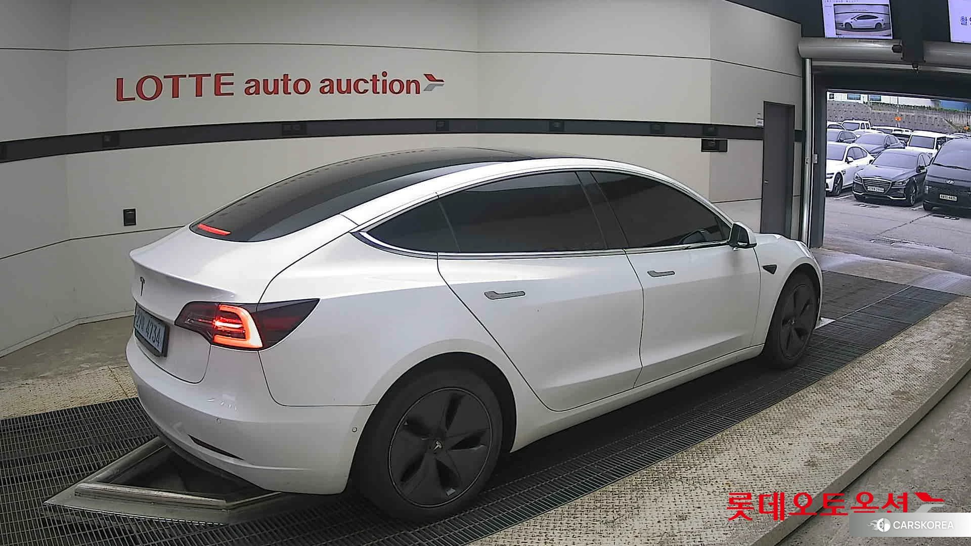 Tesla Model 3 Standard Range Plus RWD id 4289296 из Кореи 10