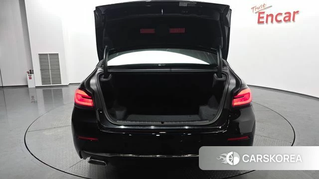 BMW 5 Series (G30) id 3859023 из Кореи 10