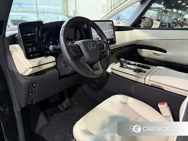 Lexus LM id 4272242 из Китая 10