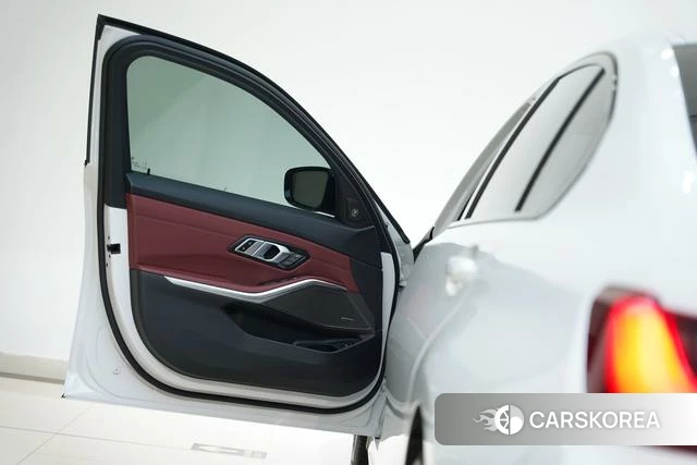 BMW 3 series id 4257663 из Китая 10