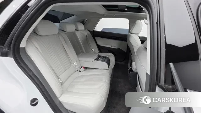 Hyundai Grandeur (GN7) id 3347845 из Кореи 10