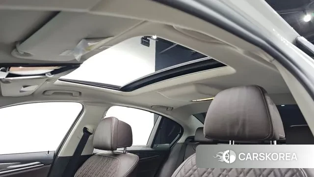 BMW 5 Series (G30) id 3672591 из Кореи 10