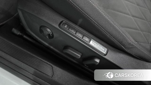 Volkswagen Golf 8th Generation id 4396147 из Кореи 10
