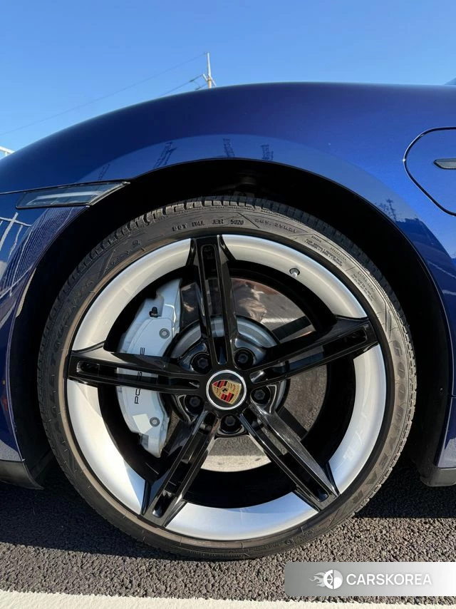 Porsche Taycan id 4842548 из Кореи 10