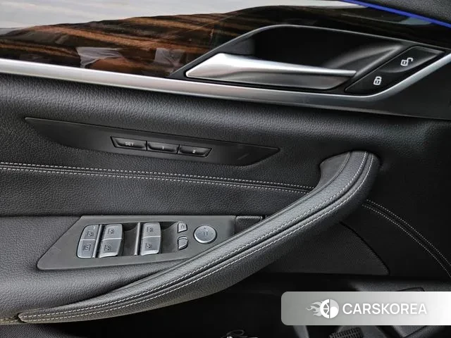 BMW 5 Series (G30) id 3052982 из Кореи 10