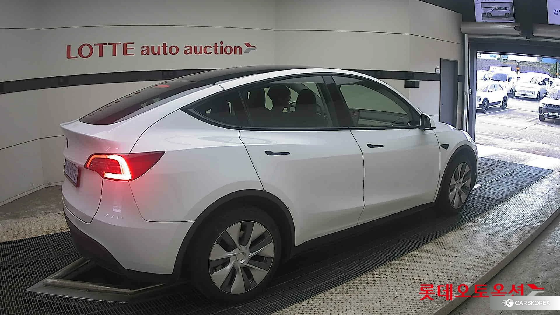 Tesla Model Y RWD id 4902616 из Кореи 10