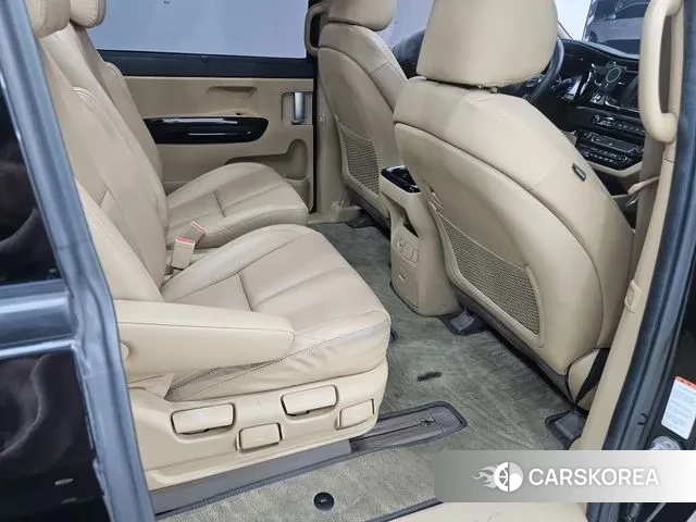 Kia The New Carnival id 3356903 из Кореи 10