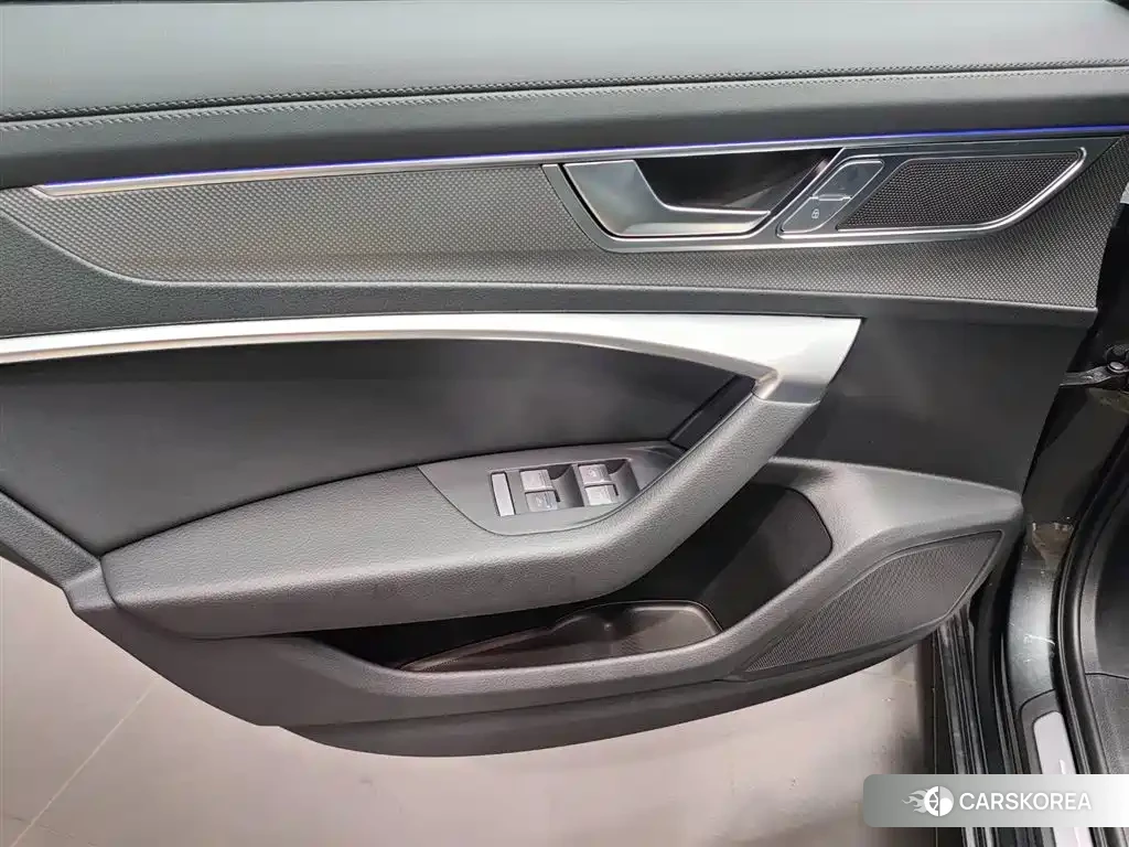 Audi A6L id 4601036 из Китая 10