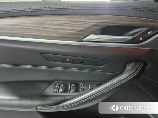 BMW 5 Series (G30) id 4363547 из Кореи 10