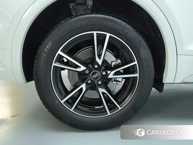 Audi Q5L id 4275467 из Китая 10