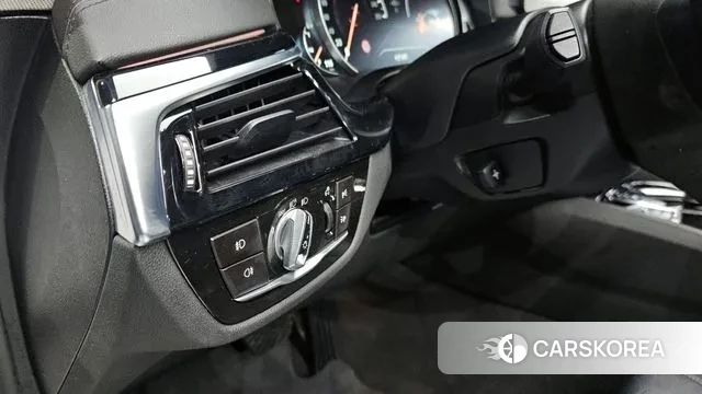 BMW 5 Series (G30) id 3520334 из Кореи 10