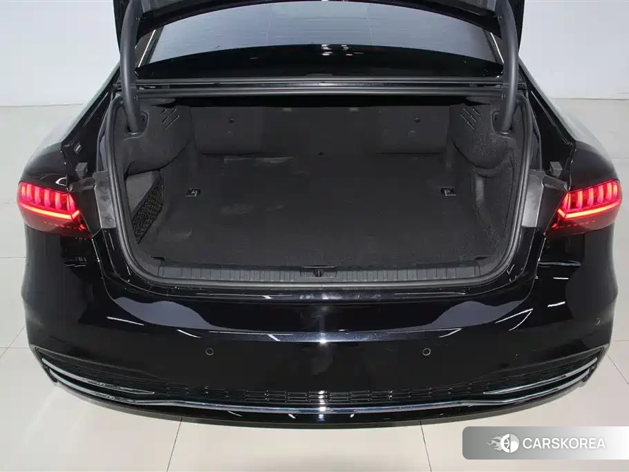 Audi A7L id 4649395 из Китая 10