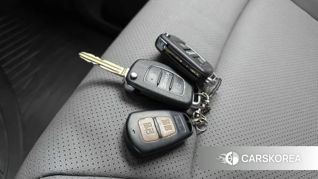 Hyundai The New Grand Starex id 4856190 из Кореи 10