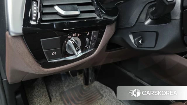 BMW 5 Series (G30) id 4249283 из Кореи 10