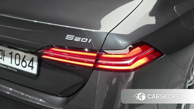 BMW 5 Series (G60) id 4565753 из Кореи 10