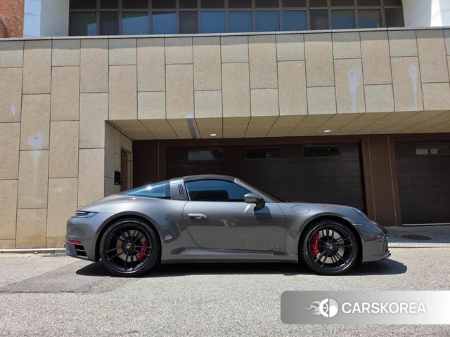 Porsche 911(992) id 4360183 из Кореи 10