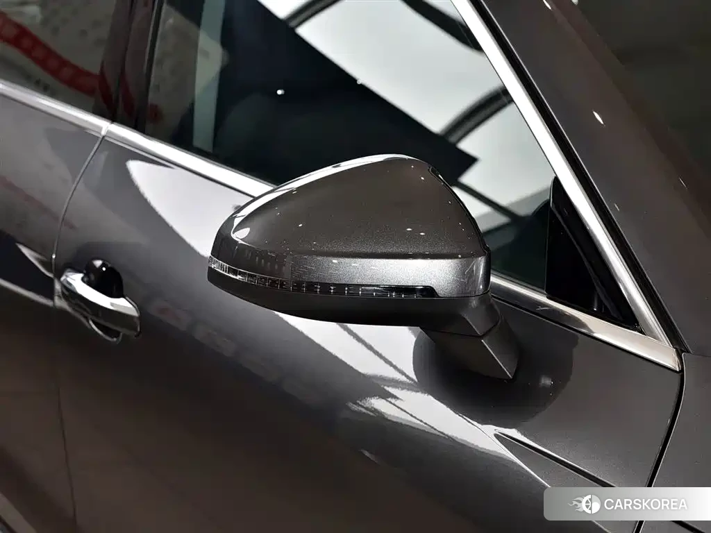 Audi A4L id 4600469 из Китая 10