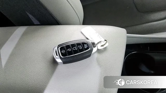 Hyundai Avante (CN7) id 3379633 из Кореи 10