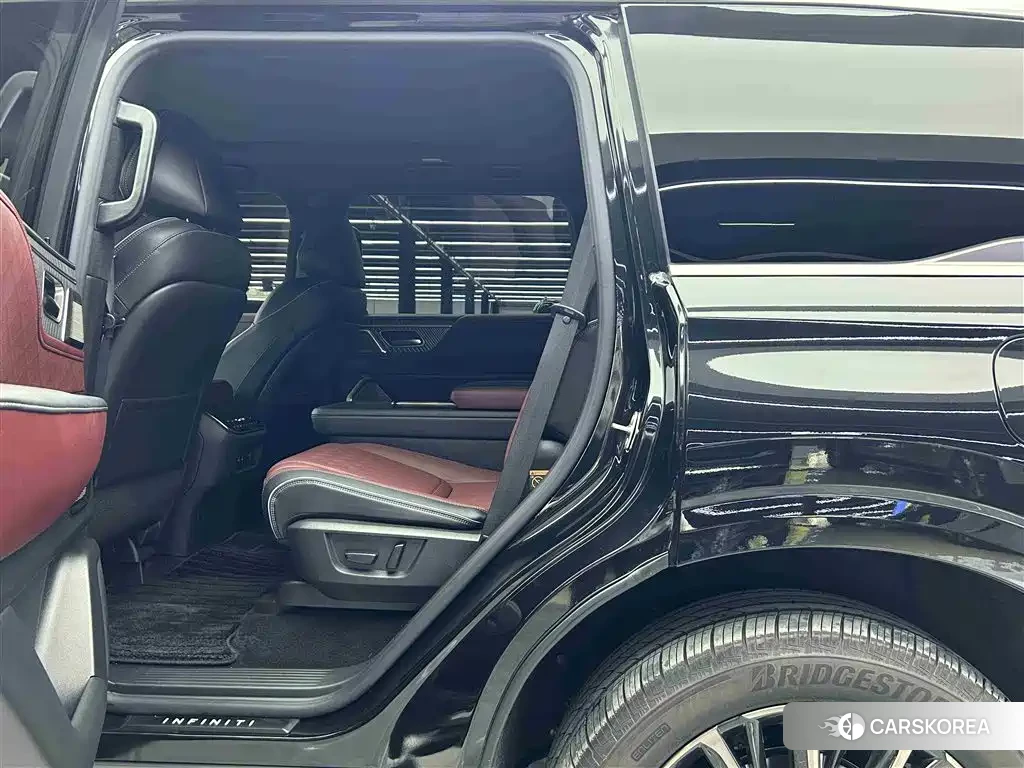 Infiniti QX80 id 4577475 из Китая 10