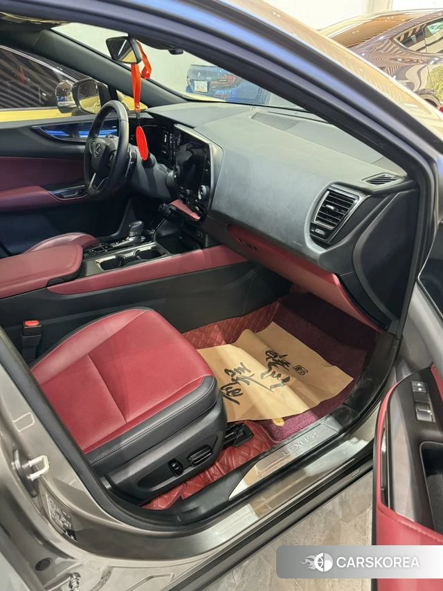 Lexus NX id 4261975 из Китая 10