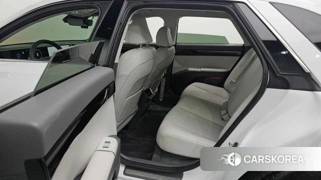 Hyundai Grandeur (GN7) id 3817922 из Кореи 10