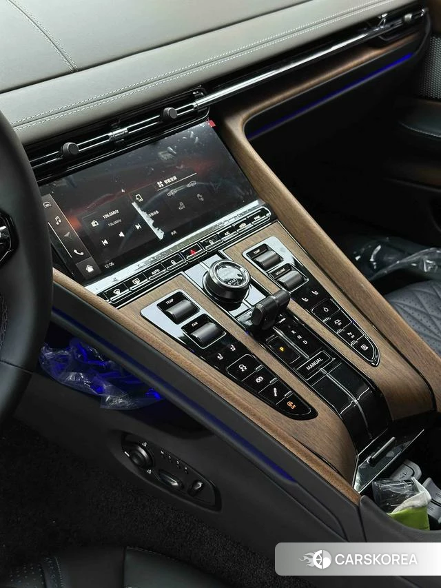 Aston Martin DB12 id 4190404 из Китая 10