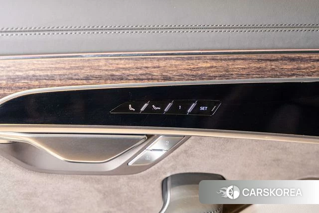 Audi A8 id 4261481 из Китая 10