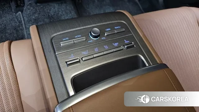 Hyundai Grandeur (GN7) id 3590888 из Кореи 10