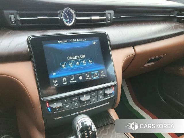 Maserati Quattroporte id 4465778 из Кореи 10