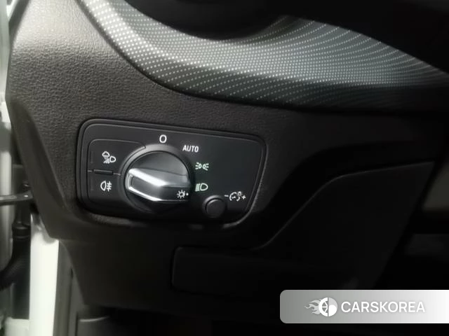 Audi Q2L id 4208809 из Китая 10