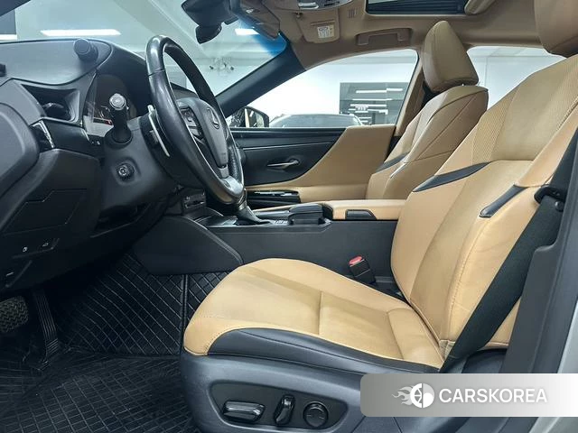 Lexus ES id 4279299 из Китая 10