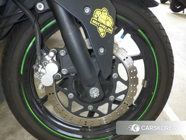 Kawasaki NINJA 250R id 3947217 из Японии 10