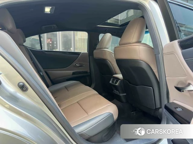 Lexus ES id 4220878 из Китая 10