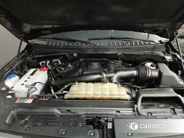 Ford Expeditation id 3343699 из Кореи 10