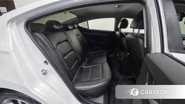 Hyundai Avante AD id 3703948 из Кореи 10