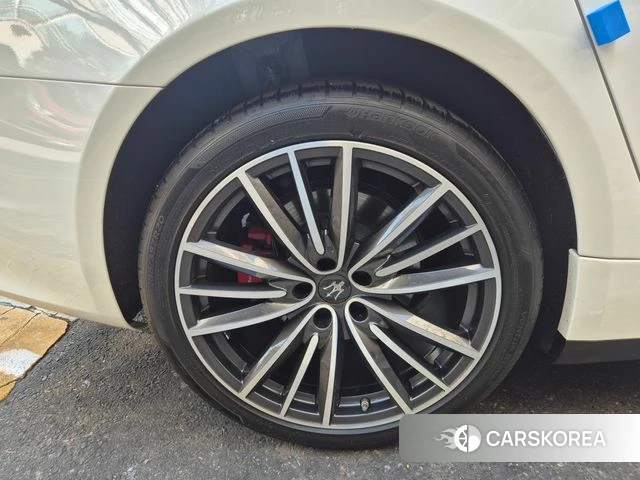 Maserati Quattroporte id 4595183 из Кореи 10