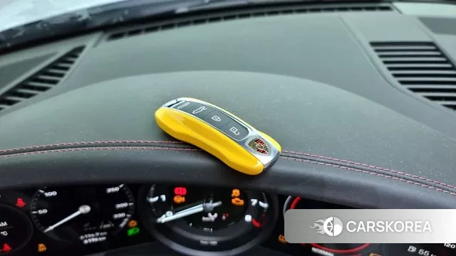 Porsche 911(992) id 2894311 из Кореи 10