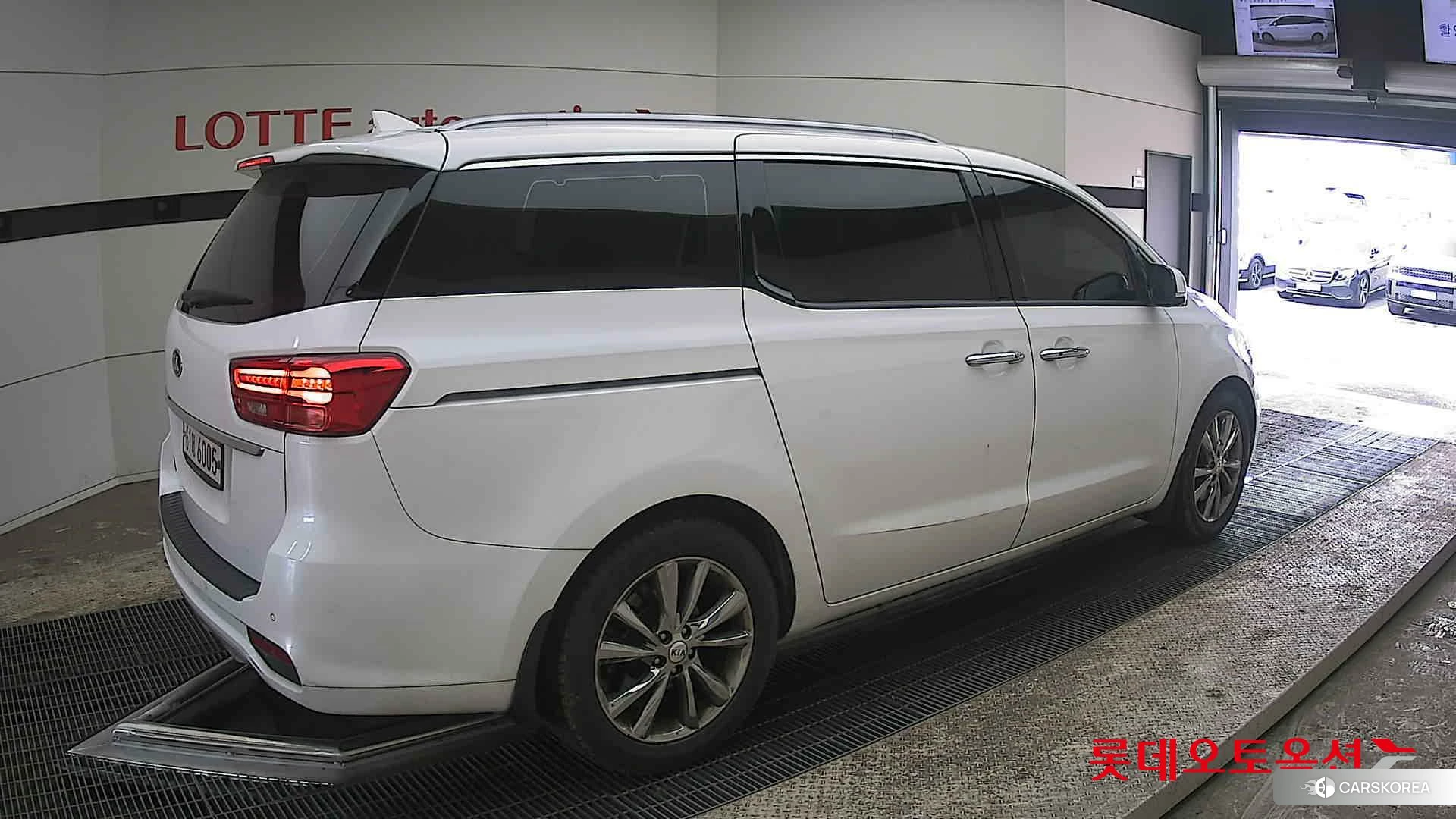 Kia Carnival id 3869437 из Кореи 10