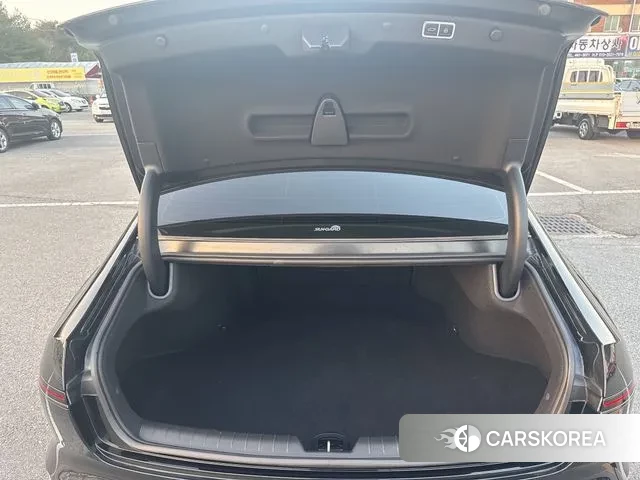 Hyundai Grandeur (GN7) id 3425801 из Кореи 10