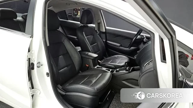 Kia The New K3 id 3761457 из Кореи 10