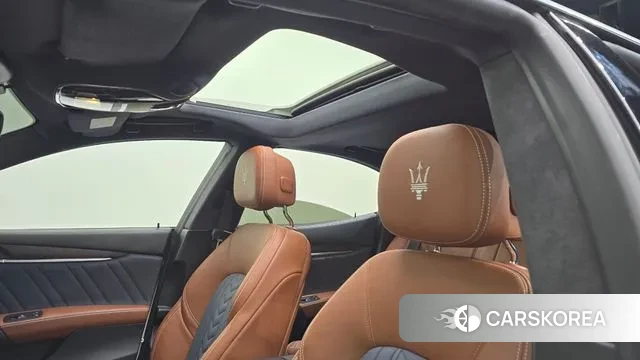 Maserati Ghibli id 3562243 из Кореи 10